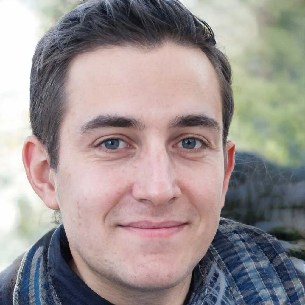 Lukas M.